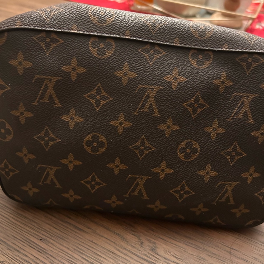 Louis Vuitton Monogram Drawstring Shoulder Bag in Brown with Pink Trim - Picture 6 of 16